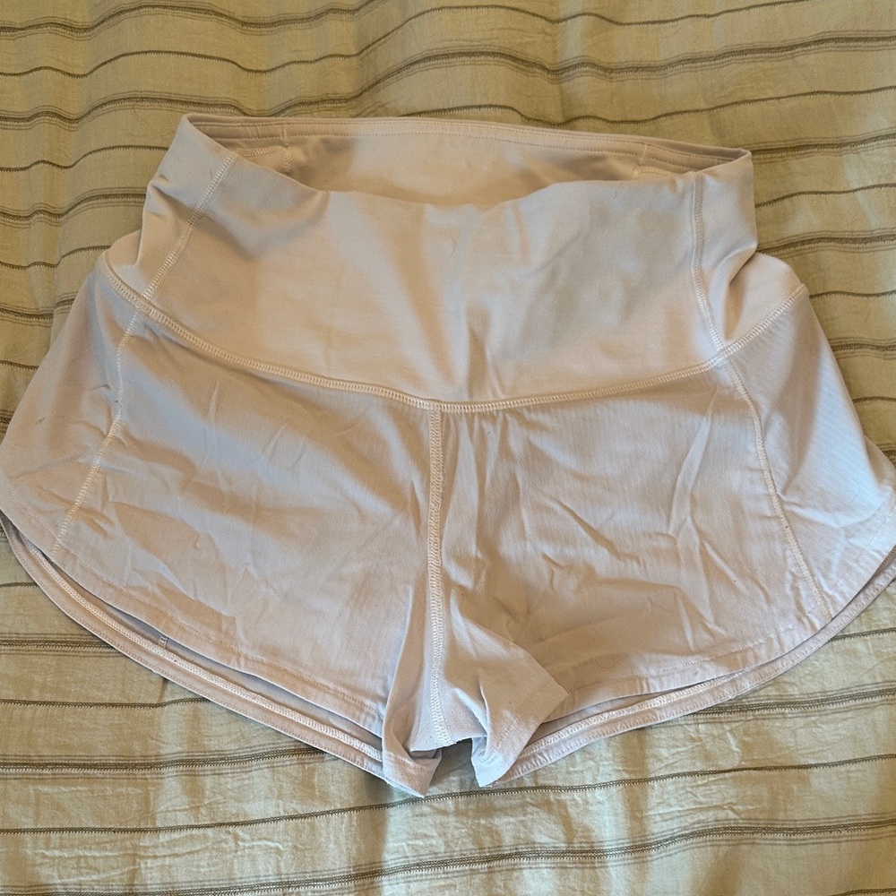 Lululemon Athletica Speed Up HR 2.5” Athletic Shorts in white